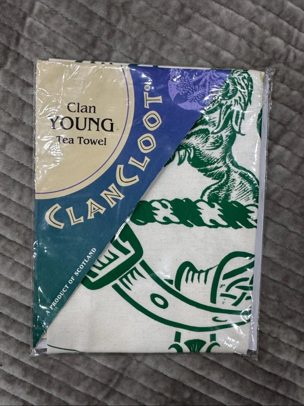 Clancloot Tea Towel Clan Young - Scotland